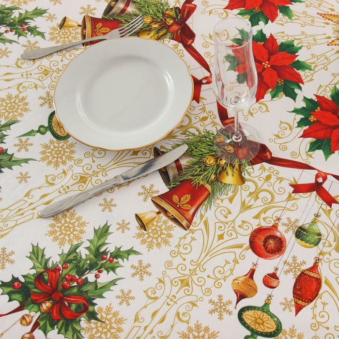 Скатерть (круглая) New Year's Toys 220 см