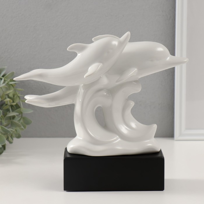 Фигурка Dolphins