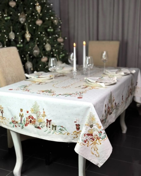 Скатерть NUTCRACKER 145*150 см