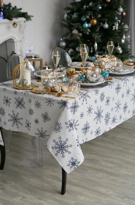 Скатерть Blue Snowflakes 149*220 см